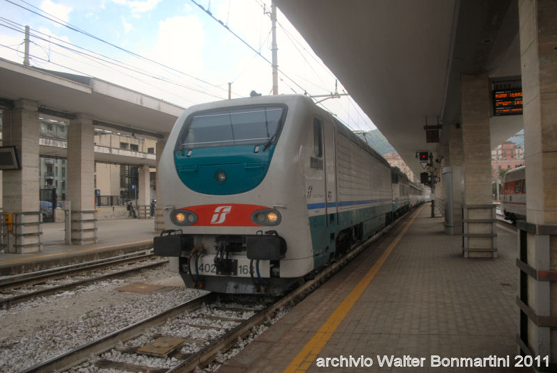 E.402B-163-_E.656dirimandoconICperReggioCalabria-Salerno-2011-06-09-forumTTrotabili-BonmartiniWalter.jpg