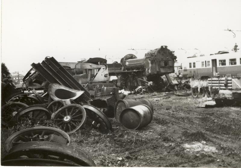0005 Deposito Locomotive Treviso Demolizioni fine anni 70 Foto Nazario Bobbo.jpg