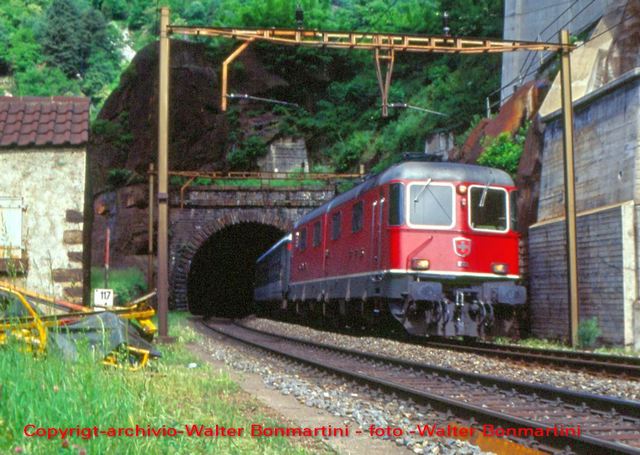 Copyright-SBBCFFFFS-Re.6_6-GottardoSud-forum2G-Archivio WBonmartini-foto-WBonmartini.diapositiva..jpg