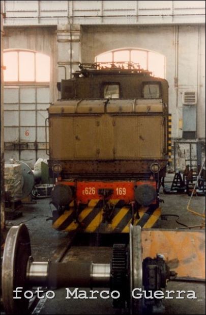 E626.169 P Genova Brignole 08.1987 by Marco Guerra.jpg