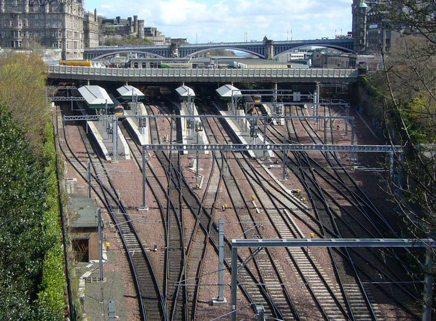 Waverley_Station_Edinburgh.jpg