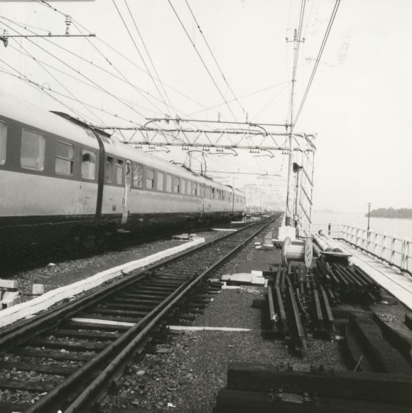 1975 Save0008 001.jpg