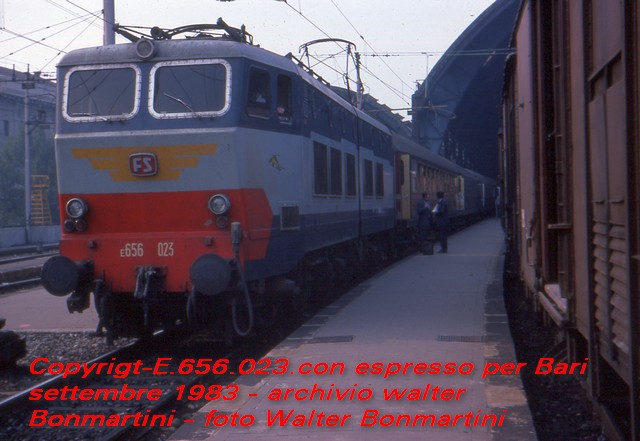 Copyrigt-E,656.023.inpartenzadaMilanoCentrale per Foggia_Bari.09.1983-.diapositiva.jpg