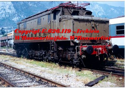 Copyrigt-E.626.119.con citofono Perego.DL Lecco.13.02.1983.forum2GArchivioWBonmartini foto WBonmartini.da .fotografia.jpg