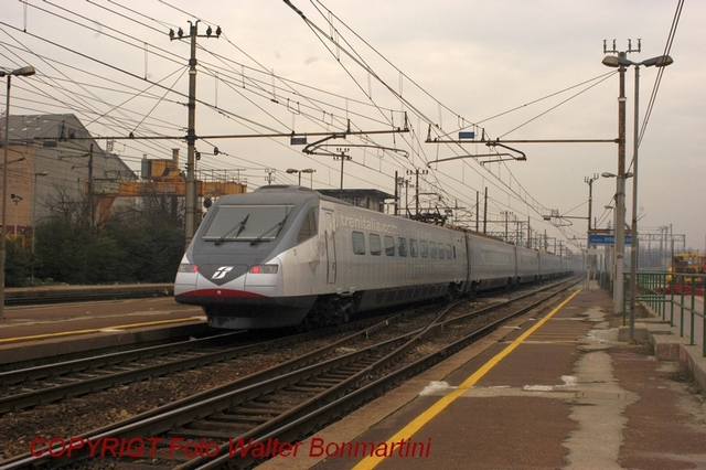 ETR 480 _TBZ in corsa MilanoRogoredo.FORU2G.archivioWalterBonmartini - foto -Walter Bonmartini.02.jpg