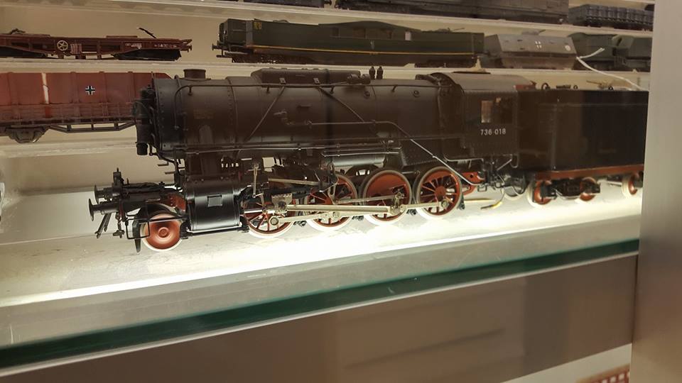 736 metropolitan.jpg