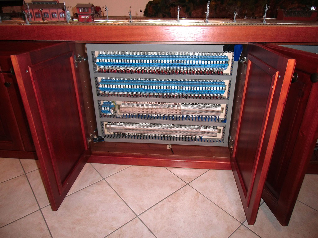 11 - Relays di comando.jpg