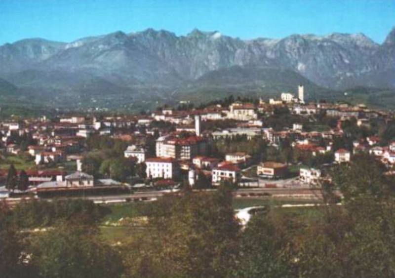 003 011 panorama Feltre.jpg