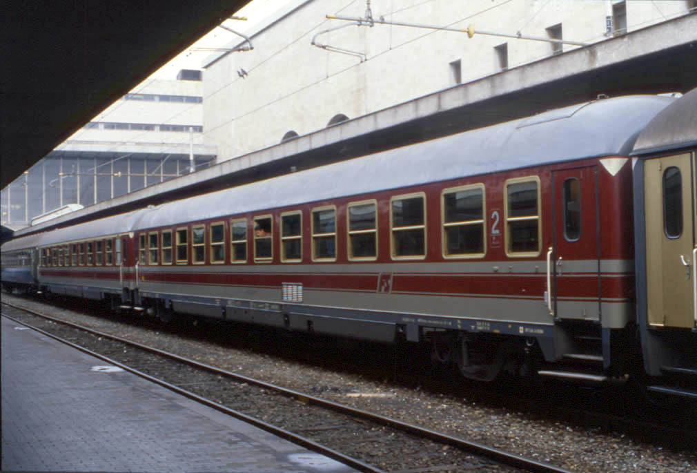UIC-X-Roma_06-95.jpg