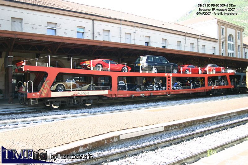 Carro DDM DB con cabriolet.jpg