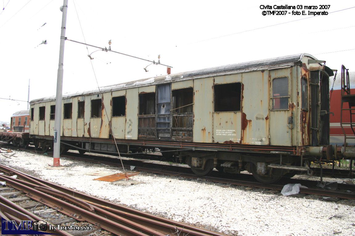 Carrozza appoggio tempera rotaie Vof 814 018.jpg