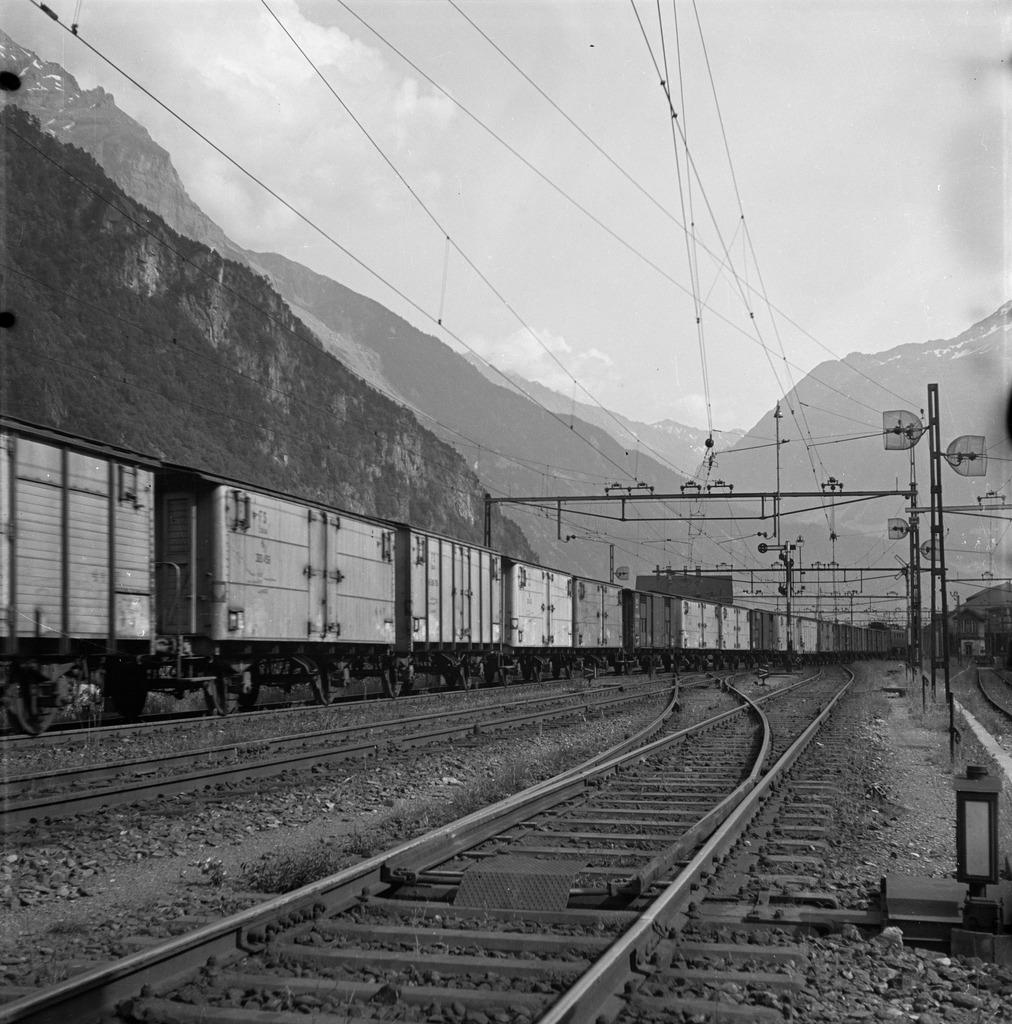 CH-000699-3SV_491_11 ca 1940.jpg