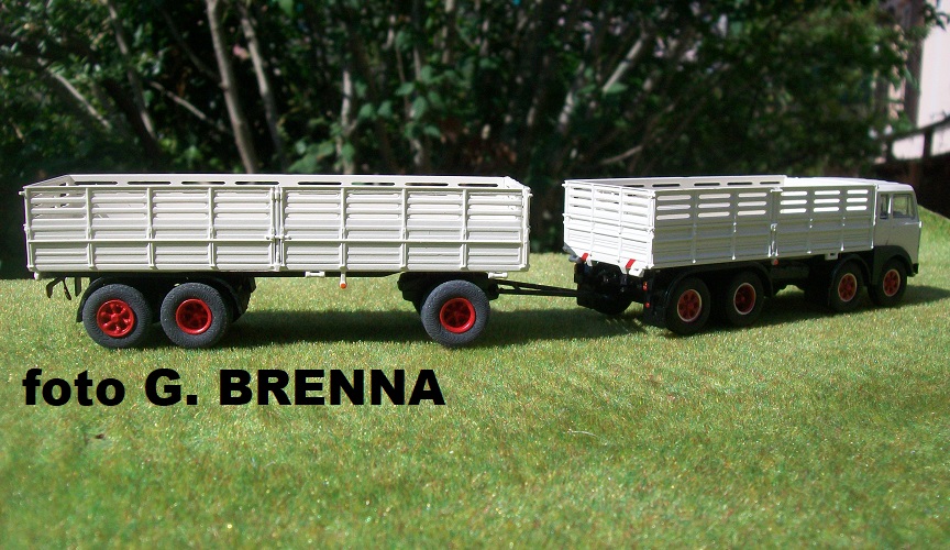 RIMORCHIO A TRE ASSI 01.jpg