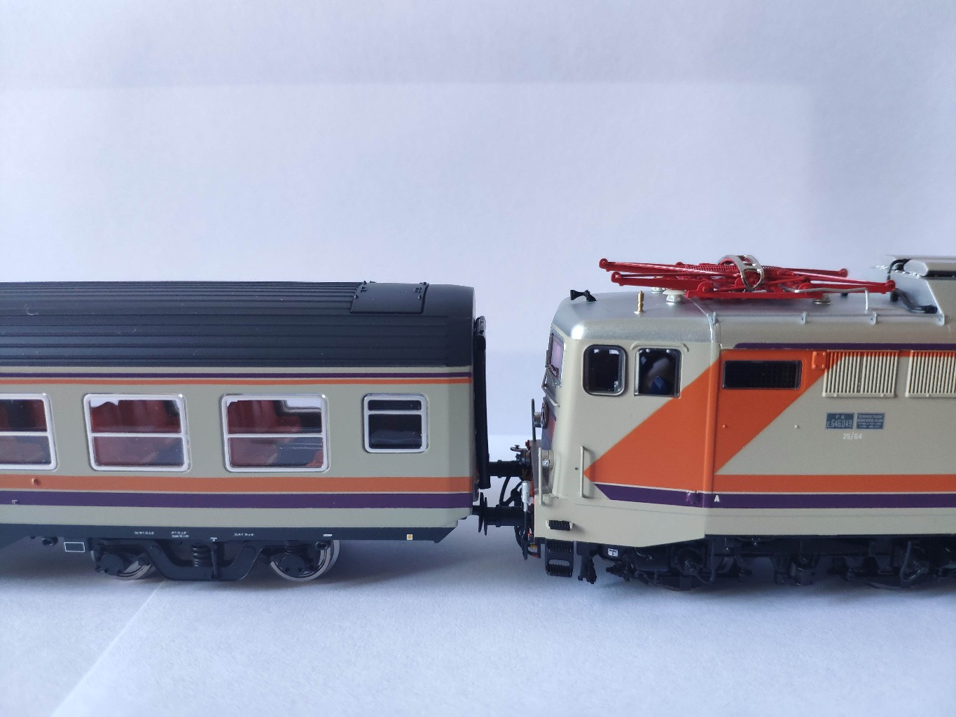 Vitrains-Hornby.jpg