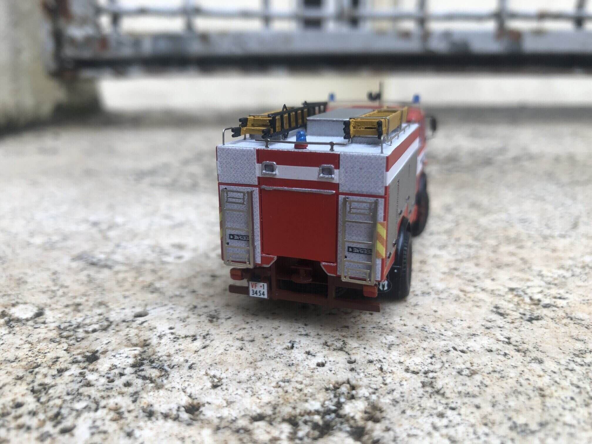 Fiat 160 APS Parafanghi Neri 3.jpg