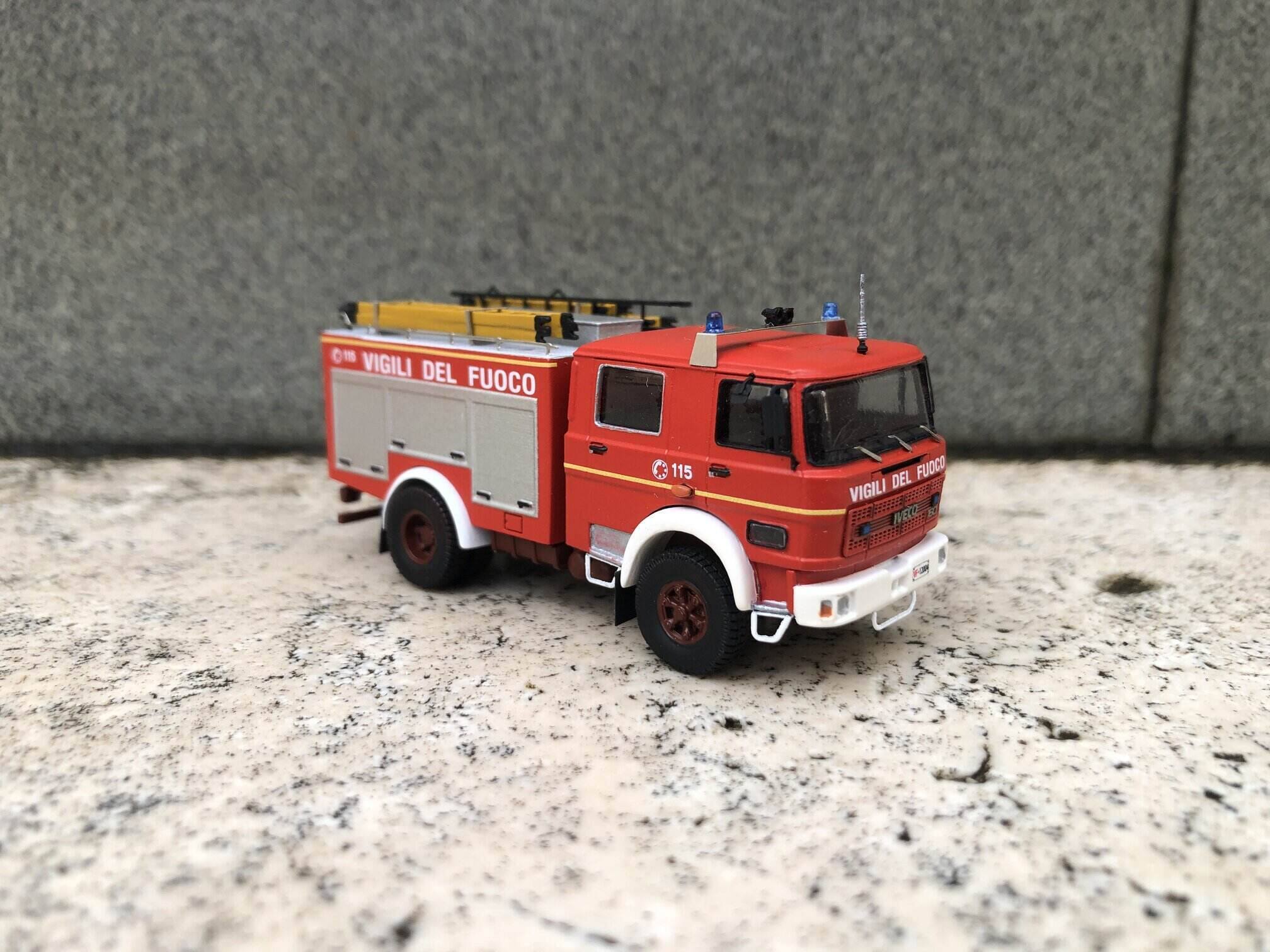 Fiat 160 APS Parafanghi Bianchi 1.jpg