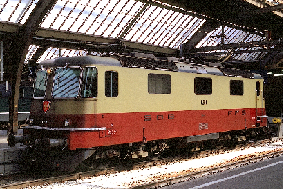Re 4-4 11251 Zürich HB 28 03 1993 s.png