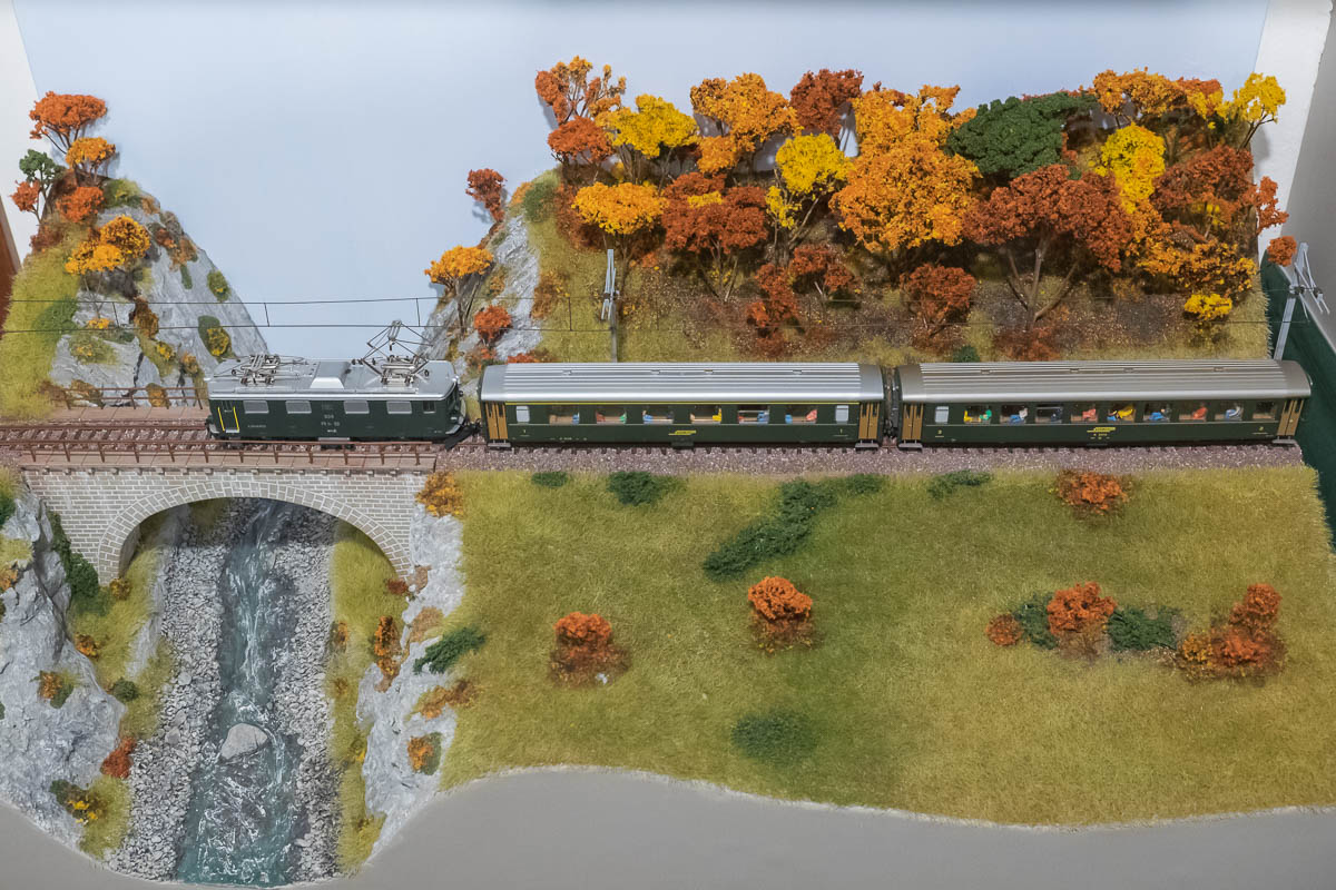 diorami RhB con treni-6.jpg