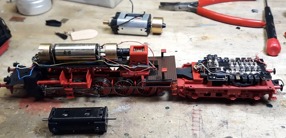 Telaio con nuovo motore - al 30 percento e ritagliata - 20210102_161511.jpg