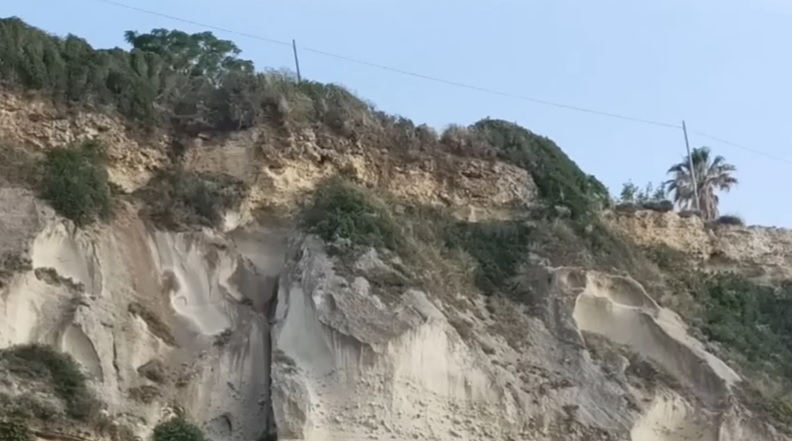 roccia mare.jpg