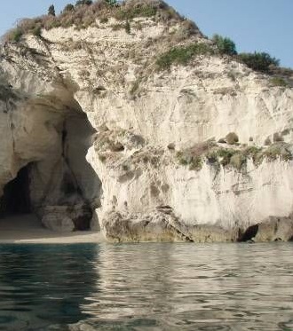 roccia mare2.jpg