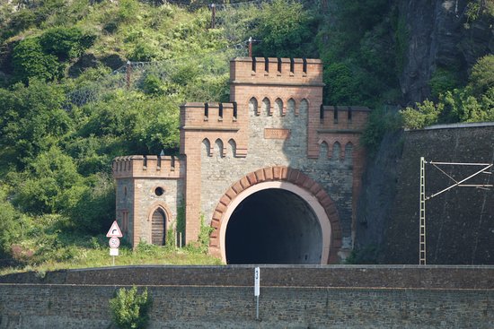 railway-tunnel-entrance.jpg