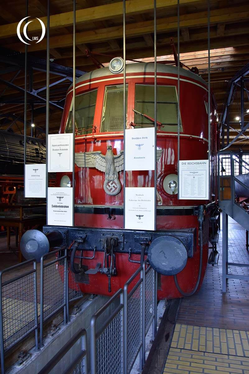 Locomotive-E19-01-Reichsbahn-on-display-Berlin.jpg