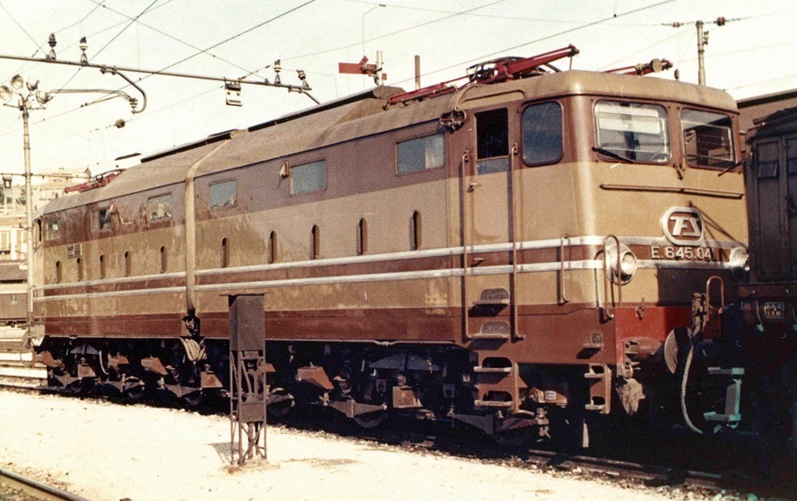 E 645 041 mod. D.L. Genova B.le.jpg