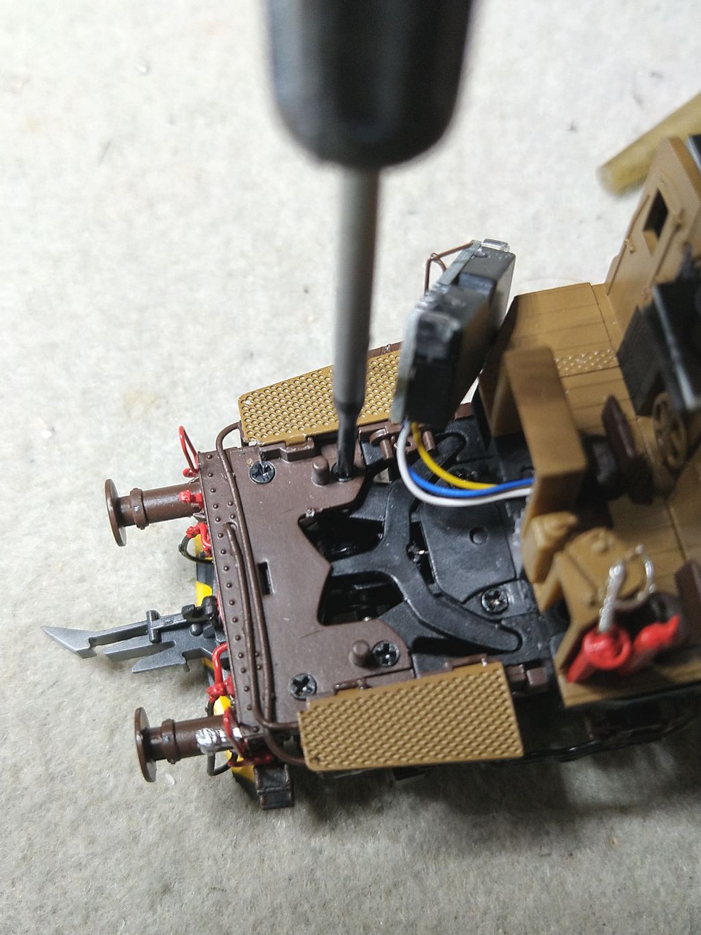 3_rimozione viti.jpg