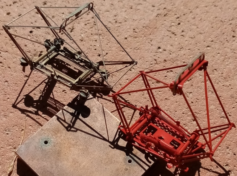 pantografo 42LR Rivarossi (2).jpg