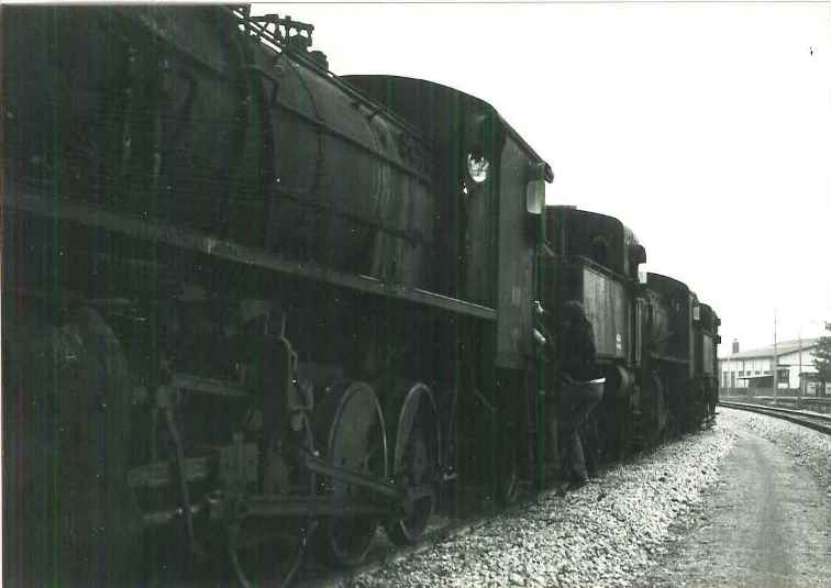 1981.02 740.187 880.012 740.162 880.002.jpg