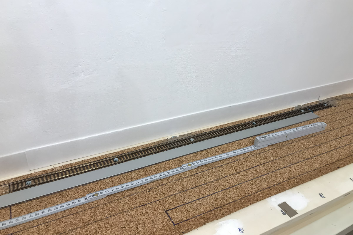 2022 05 04 posa primo binario.jpg