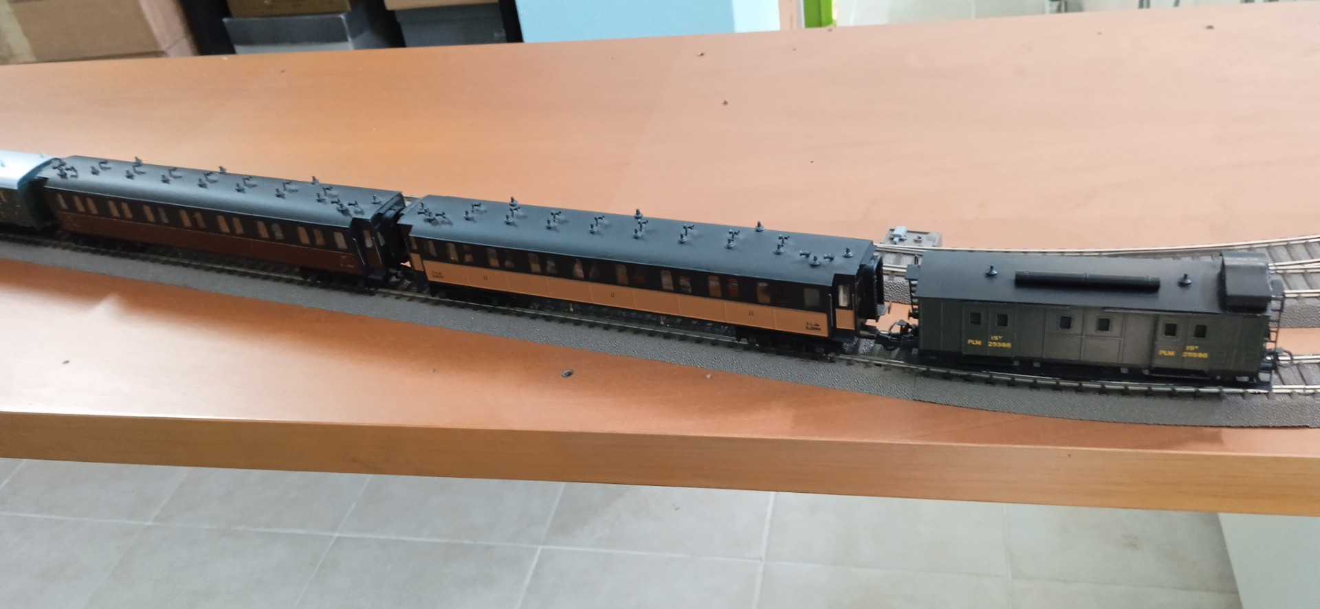 1912 1913 treno 19 Torino Modane . sezione francese carrozze della PLM.jpg