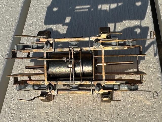 Lato inferiore carrello motorizzato.jpg