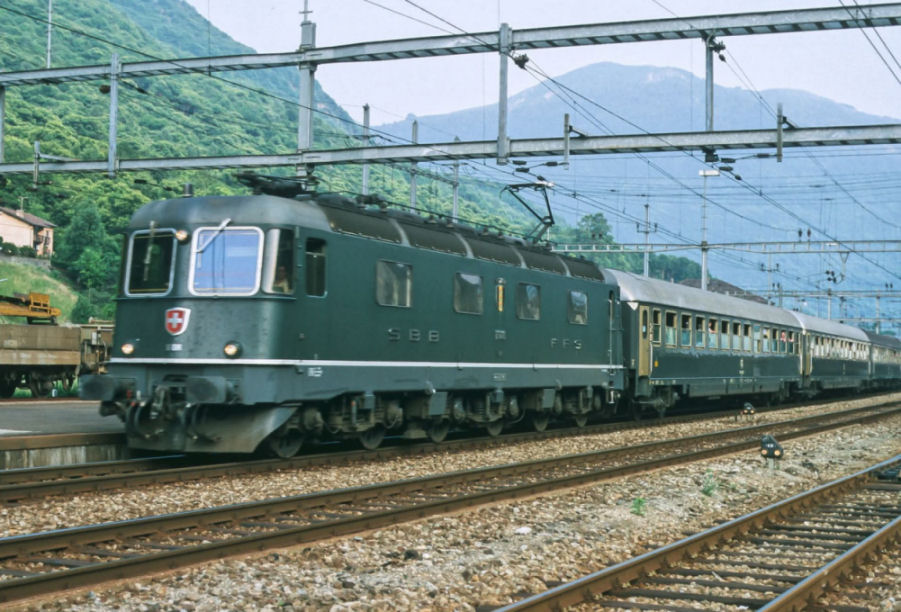 SBB Re 6-6 + UIC_X FS.jpg