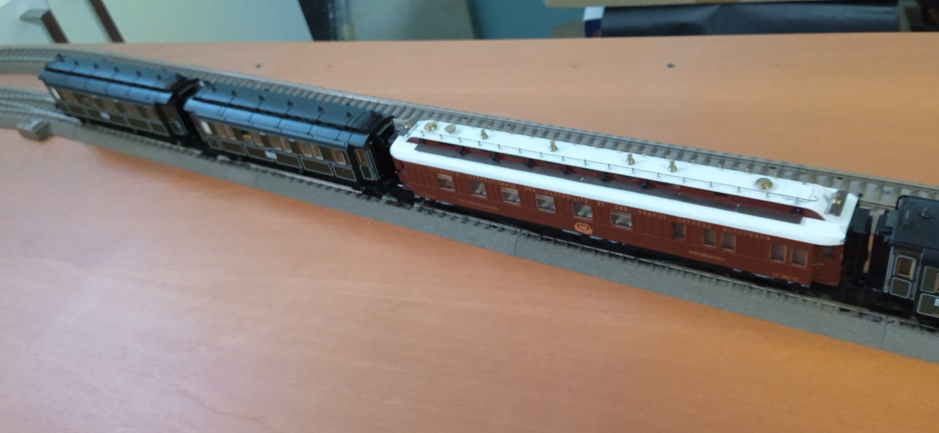 treno 405 coda 2.jpg