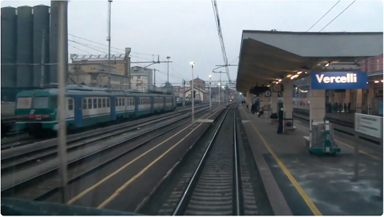 Stazione di Vercelli senza tavole orientamento ai segnali di partenza - al 40percento - da filmato TGV di Tz.png