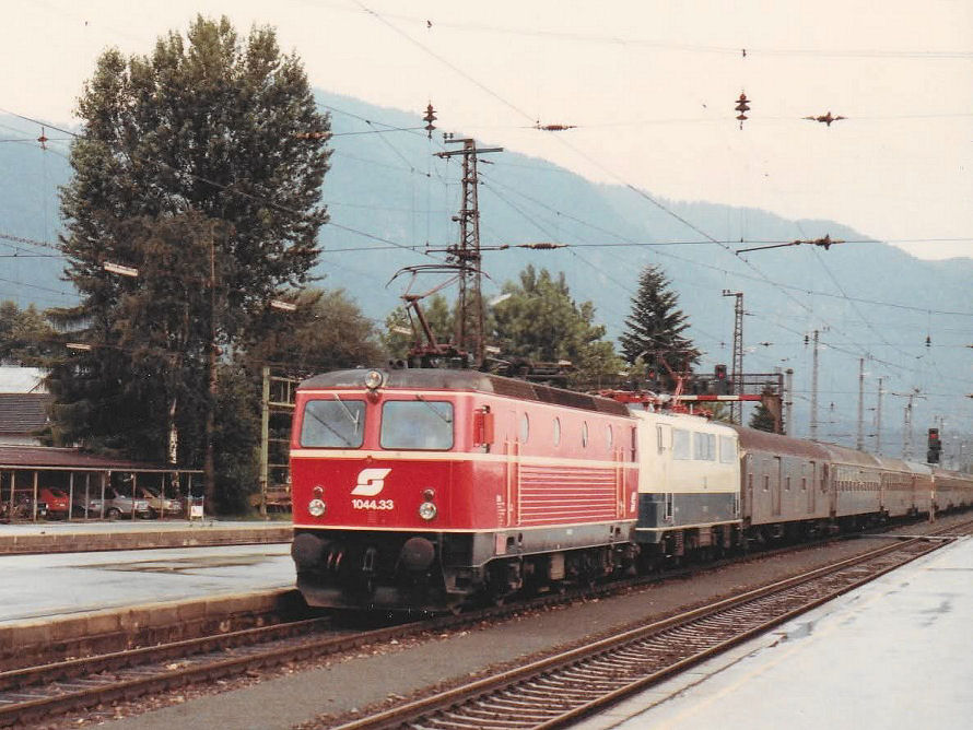 OBB Rh 1044 + DB Br 111.jpg