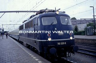 E.110 320.9-forumduegieditrice-archivioBonmartiniW.....jpg