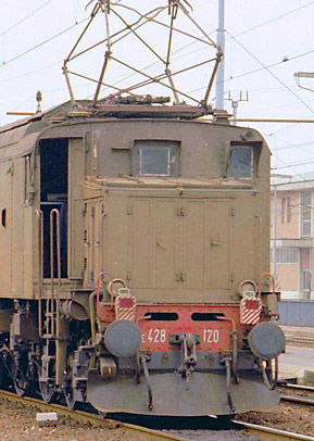E428 frontale.jpg
