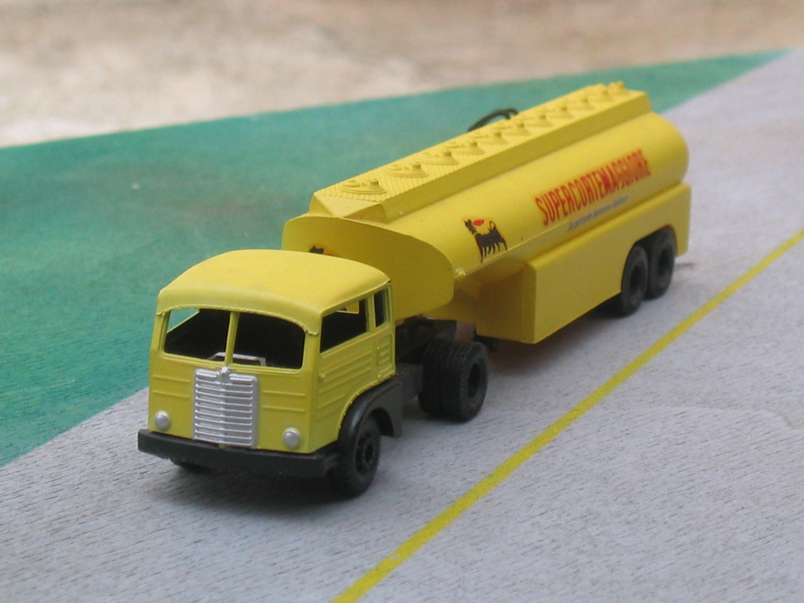 FIAT 682 AUTOBOTTE SUPERCORTEMAGGIORE.JPG