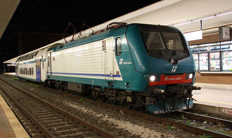 Reg 7538 Orte-Viterbo in partenza.JPG