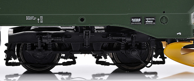 nmjt80.301_2_slide_slide.jpg