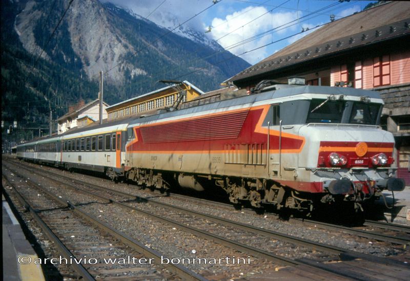 SNCF-CC.6505- insostacontreno _CORAIL_Modane anni 80-diapositiva-forum2G-archivioWBonmartini..02.jpg