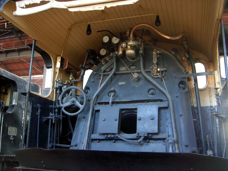 interno cabina 735 128.jpg