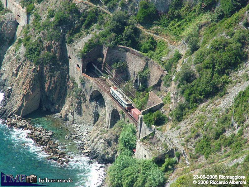 TC in costiera Ligure.jpg