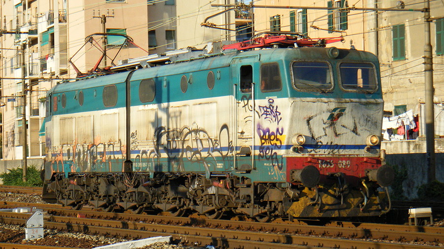 e655_089_02.JPG