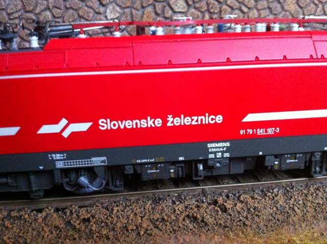 SZ 541 107-3 017 (640x478).jpg