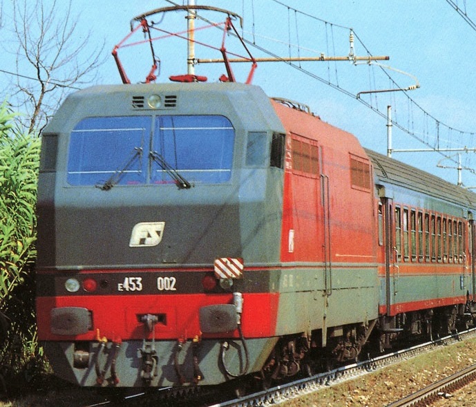 E 453 002 con MDVE.jpg