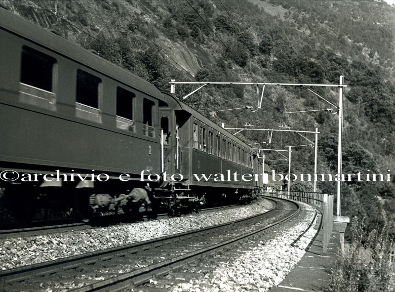 FS vetturaterzaclassesulGottardo.ArchivioSBB_archivioWalterBonmartiniforum2Gfotografia...jpg